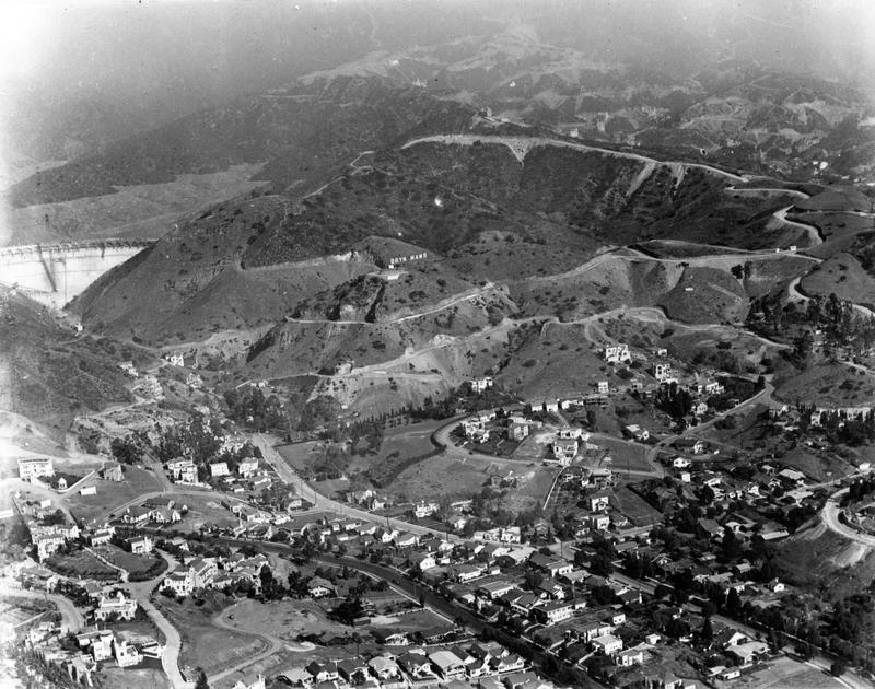Illustration for article titled Before the Hollywood Sign Found Fame, Others Signs Dotted LA's Hillsides